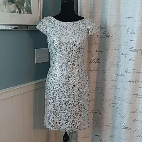 Adrianna Papell Dresses & Skirts - ADRIANNA PAPELL DRESS